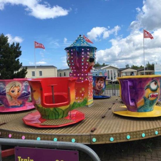 Blue Dolphin Holiday Park Gristhorpe エクステリア 写真