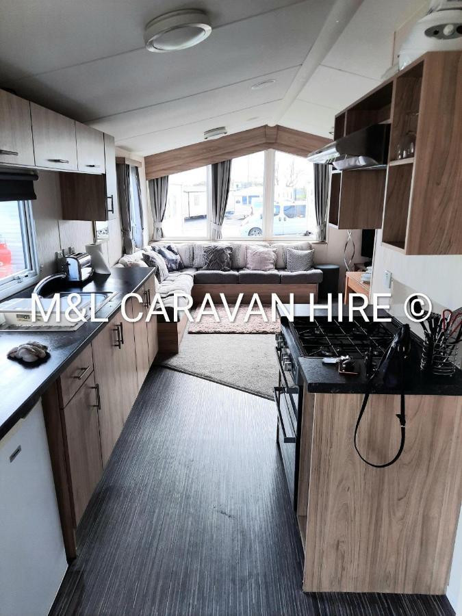 Blue Dolphin Holiday Park Gristhorpe エクステリア 写真