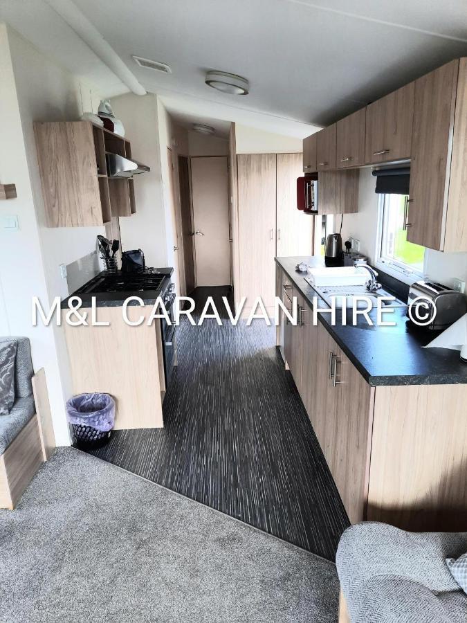 Blue Dolphin Holiday Park Gristhorpe エクステリア 写真