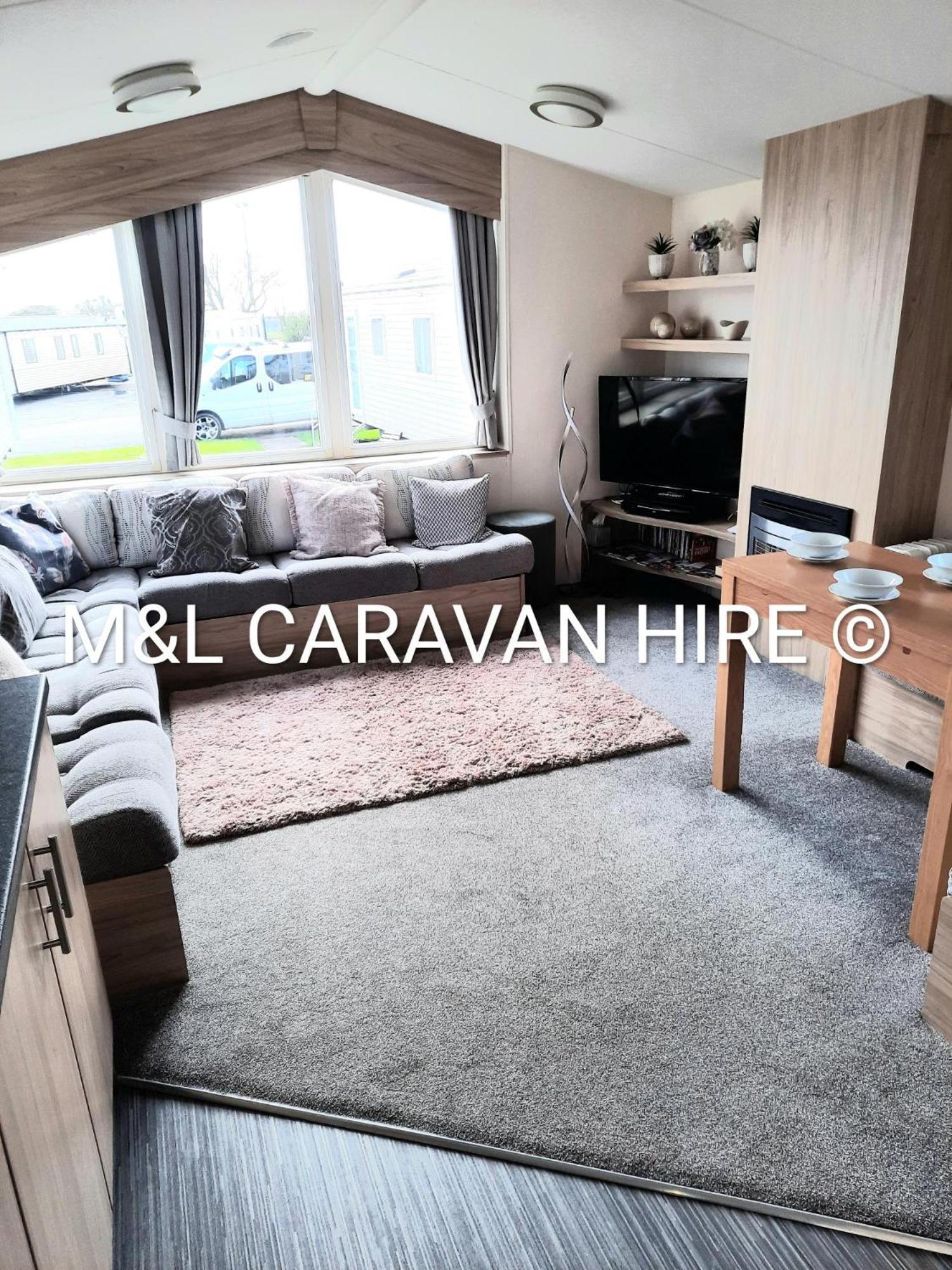 Blue Dolphin Holiday Park Gristhorpe エクステリア 写真