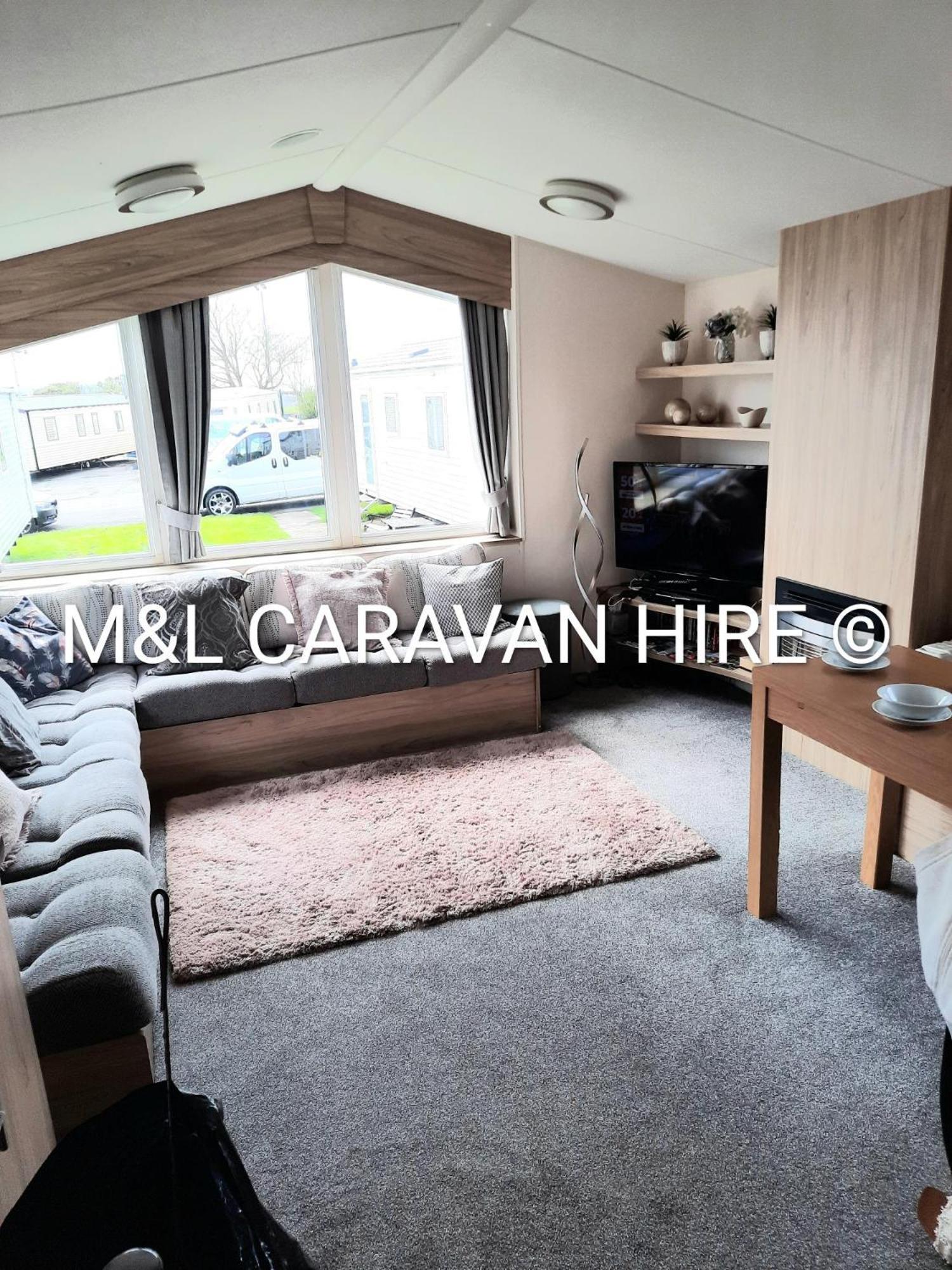 Blue Dolphin Holiday Park Gristhorpe エクステリア 写真